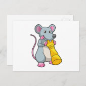 チェスのポーン駒と対局するねずみ ポストカード (正面/裏面)