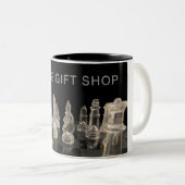 チェスのマグを白黒で。 ツートーンマグカップ (正面右)