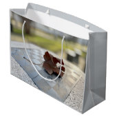 チェスのレッスン ラージペーパーバッグ (裏面アングル)