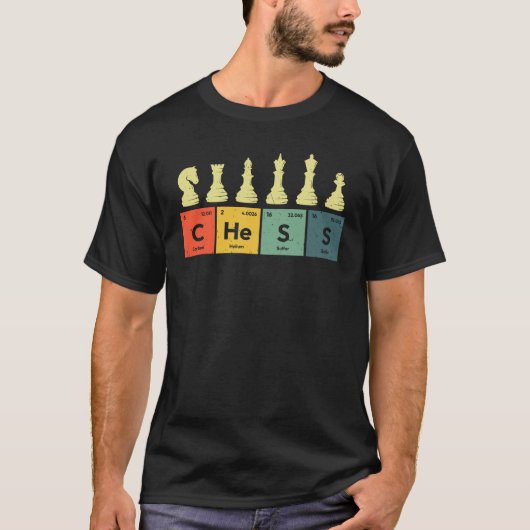 チェスの周期表 Tシャツ (正面)