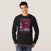 チェスの女王保は女の子のプ遊レムのように私を上げようとする Tシャツ (正面フル)