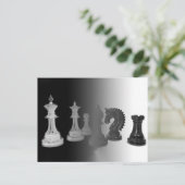 チェスの白黒ピース水色ボードゲーム ポストカード (スタンド正面)