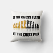 チェスの駒ではないチェスの選手であるギークユーモア クッション (裏面)