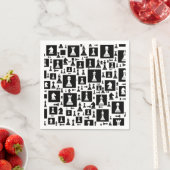 チェスの駒のパターン – 白黒 スタンダードカクテルナプキン (インサイチュ)
