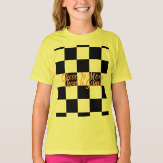 チェスはゲームを超える"市松模様グラフィック" Tシャツ