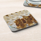 チェスセット売り出し、カーン·エル·カリリ·バザール。 コースター (左側)