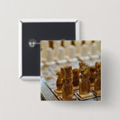 チェスセット売り出し、カーン·エル·カリリ·バザール。 缶バッジ (正面&裏面)