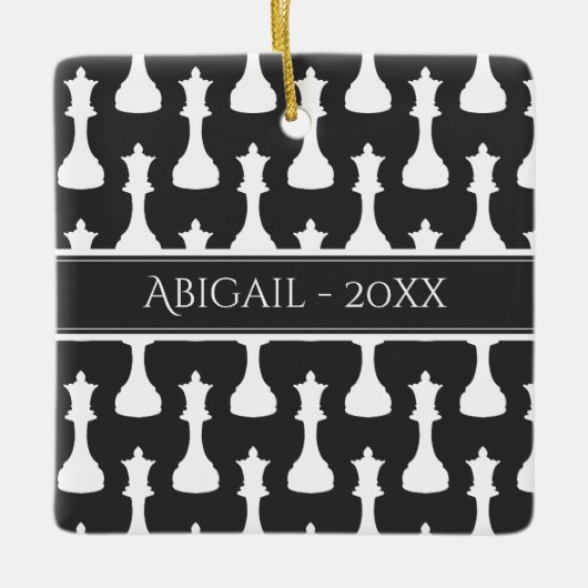 チェスパーソナライズされたクイーンブラック、ホワイトクリスマス セラミックオーナメント (正面)