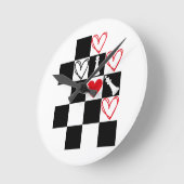 チェスボードハートヴァレンティーンズデイブラック&ホワイト ラウンド壁時計 (傾斜)