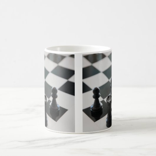 チェス盤と駒のマグ コーヒーマグカップ (中央)