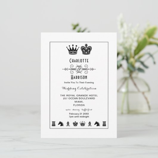 チェス盤のキングとクイーンを使った夜の結婚式 招待状 (スタンド正面)