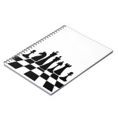 チェス盤の上の黒いチェス駒 ノートブック (左側)