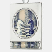 チェス騎士団のクリスマスパーソナライズされた シルバープレートバナーオーナメント (左)