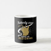 チェス – 誰も辞任してチェスに勝った コーヒーマグカップ (中央)