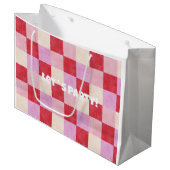 チェッカーボードのバレンタインの赤いピンク名門私立校風のクリーム ラージペーパーバッグ (正面アングル)