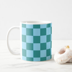 チェッカーボードのパターン(緑と青) コーヒーマグカップ