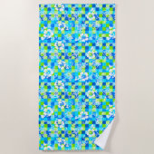 チェッカーボードハイビスカスハワイアンフローラ-ターコイズ ビーチタオル (正面)