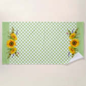 チェッカーボード上のひまわり ビーチタオル (正面)