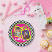 チェッカーボード|Neon 80's|90'sヒップホップ誕生日写真 ペーパープレート (パーティー)