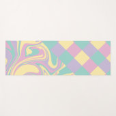 チェックと渦巻きパステルピンク、黄、紫、緑 ヨガマット (正面(横))
