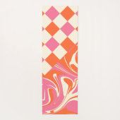 チェックと渦巻き – ピンク、オレンジ、クリーム ヨガマット (裏面)