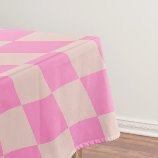 チェックパターンピーチ及びピンクチェッカーボ名門私立校風のード テーブルクロス (インサイチュ)