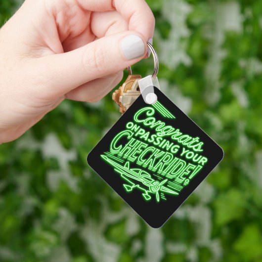 チェックライドを通過するおめでとう! keychain キーホルダー (手)