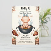 チェック柄の赤ちゃんのための楽しい食事 ステーキ＆ビーフ バーベキュー ベイビーシャワー 招待状 (スタンド正面)