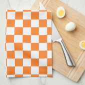 チェック模様のオレンジおよび白い キッチンタオル (四つ折り)