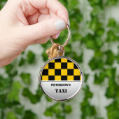 チェック模様のタクシーのモノグラム キーホルダー (手)