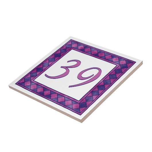 チェック模様のピンクおよび紫色の大きい屋家番号 タイル (側面)