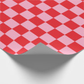 チェック模様のピンクおよび赤 ラッピングペーパー (角)