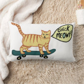 チェックMeowt Punny Skateboarding Tabby Cat ランバークッション (ブランケット)