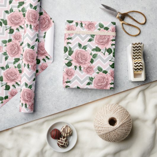 チェブロン ピンクのバラ ラッピングペーパー (クラフト)