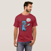 チェーンソーを持つ面白い猫 Tシャツ (正面フル)