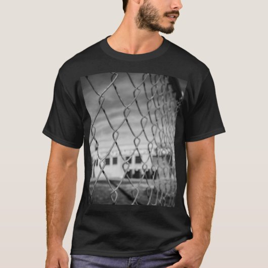 チェーンフェンス Tシャツ (正面)