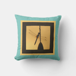 チェーン上のトンボ、シルエット、金ゴールド/ターコイズ アウトドアクッション