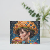 チエ風変わりスバーガーを持つ超現実的な女性 ポストカード (スタンド正面)