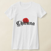 チカーナの赤いバラTシャツ Tシャツ (レイダウン)