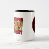 チキンおもしろいナゲットのエキスパート追加モノグラム ツートーンマグカップ (中央)