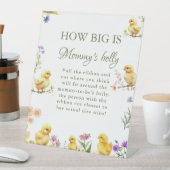 チキンどのように大きいママの腹の赤ちゃんシャワーゲーム 台座サイン (インサイチュ)