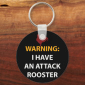 チキンギャグギフトおもしろい攻撃のルースターシャツ キーホルダー (正面)