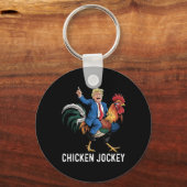 チキンジョッキートランプおもしろいミーム超現実的ユーモアTee キーホルダー (正面)