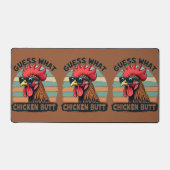 チキンバットって何？　面白いレトロなニワトリ デスクマット (正面)