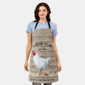 チキンファームハウスウッドテクスチ素朴ュエッグ エプロン (着用した状態)