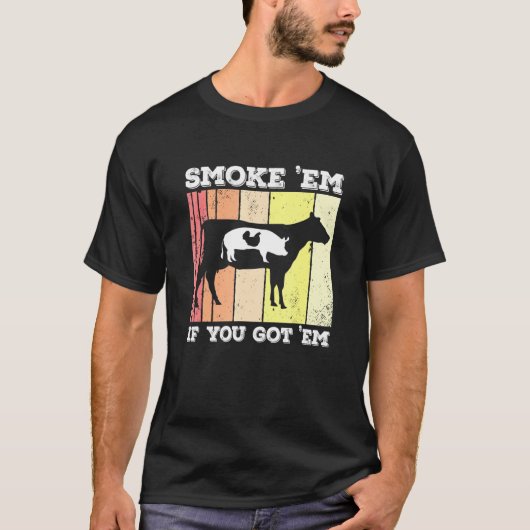 チキン豚牛スモークエムグリラーピットマスタースモーカー Tシャツ (正面)