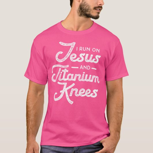 チタン製膝置換手術イエス Tシャツ (正面)