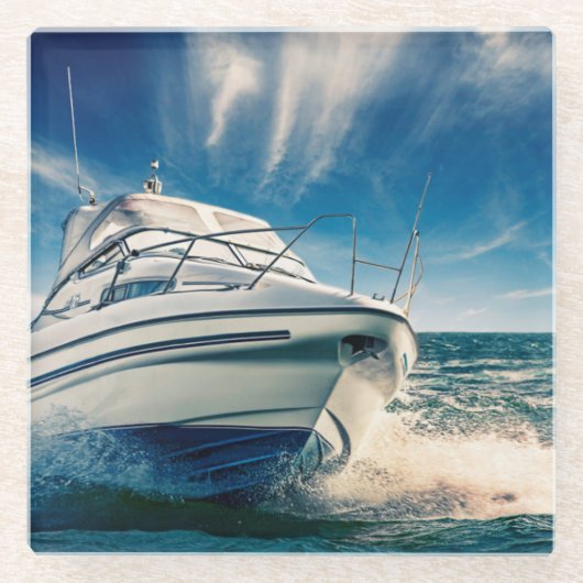 チチェスター港に入って来る力のボート ガラスコースター (正面)