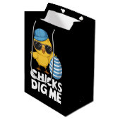 チックス私イースターエッグおもしろい狩り ミディアムペーパーバッグ (正面アングル)