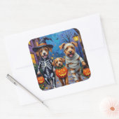 チヌック犬のトリックまたは治療ハロウィーンの衣装 スクエアシール (封筒)